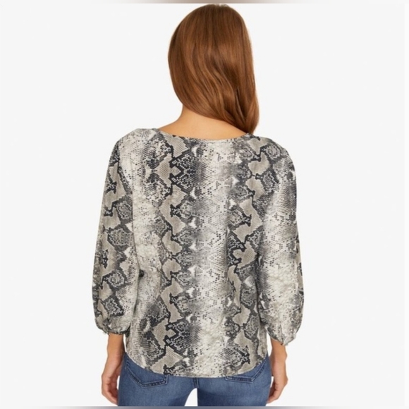 💥2/$20💥 Sanctuary Snakeskin Wrap Blouse - Picture 2 of 10